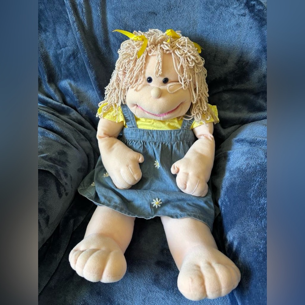 Hasbro adorable Puppet with Yellow and Blue Outfit